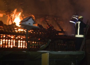 incendiu casa garda