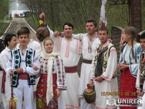 Traditii si obiceiuri de nunta Dobrosloveni06