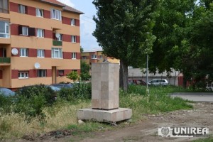 bust Corneliu Coposu-5