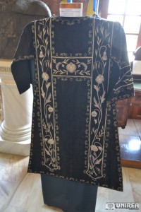 Expozitie vesminte liturgice059