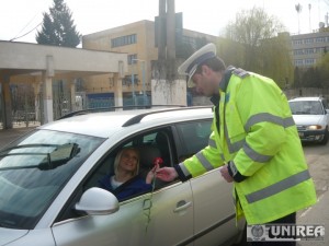 Flori de 8 martie pentru soferitele din Cugir04