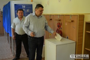 Teodor Atanasiu la vot Europarlamentare (6)