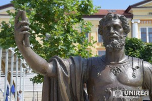 statui bronz Castrul Principia18