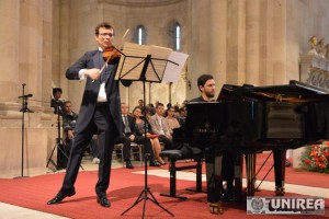 Alexandru Tomescu cu vioara Stradivarius si pianistul Eduard Kunz10